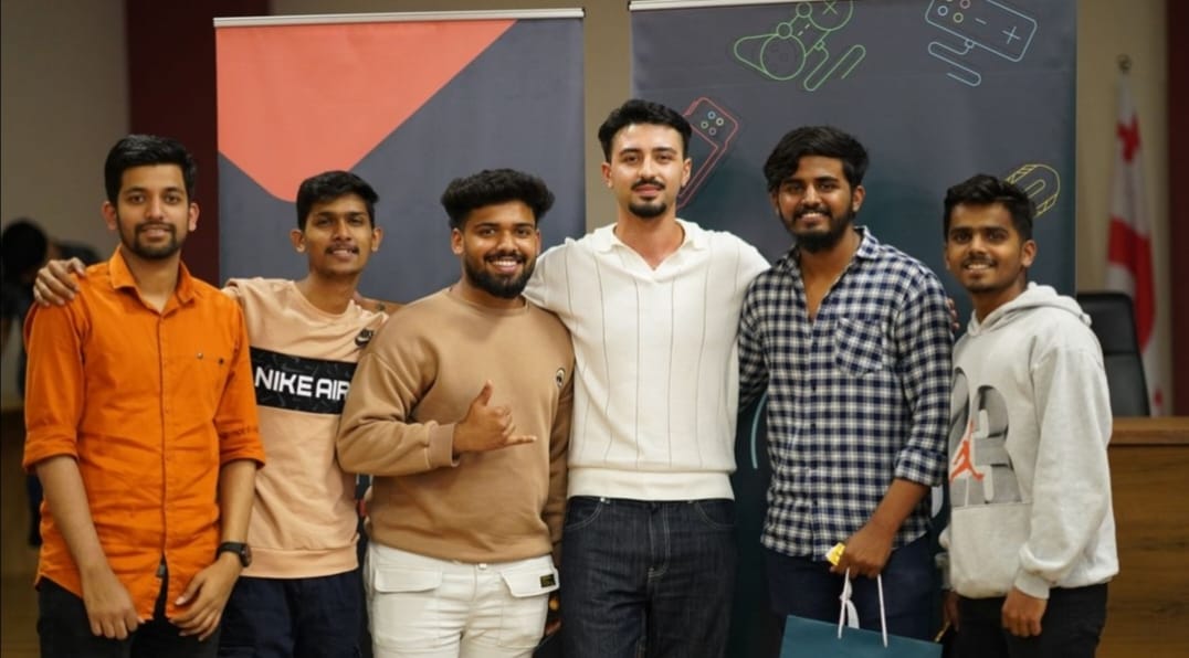 Indian students joining eSports Club at Alte University.